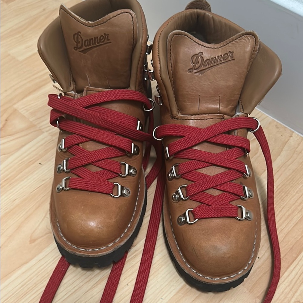Danner Brown Leather Hiking Boots with Red Laces Suze 9